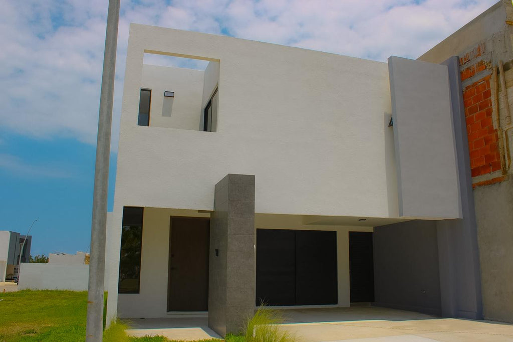 RESIDENCIA EN VENTA NUEVA CON 3 RECAMARAS Y BAÑO EN CADA HABITACION EN  LOMAS DEL DORADO