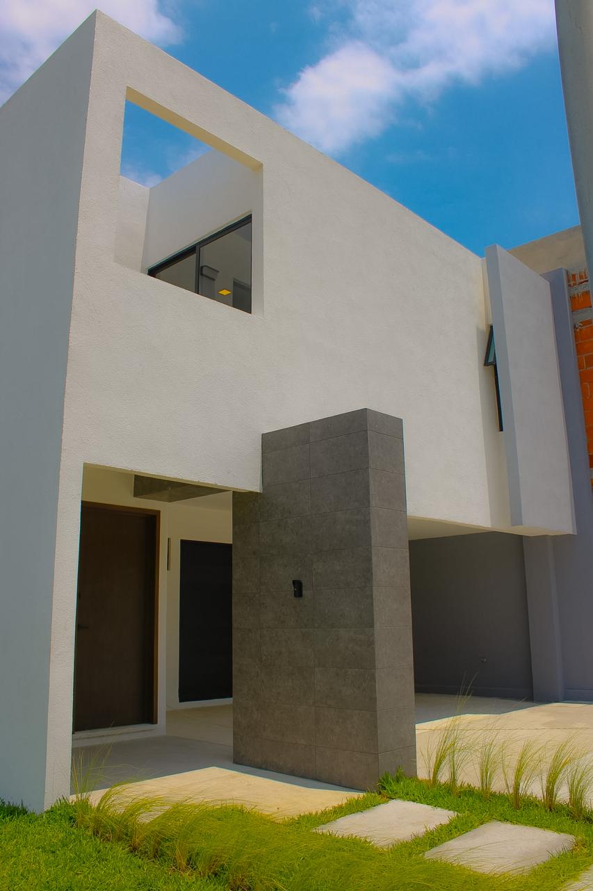 RESIDENCIA EN VENTA NUEVA CON 3 RECAMARAS Y BAÑO EN CADA HABITACION EN  LOMAS DEL DORADO