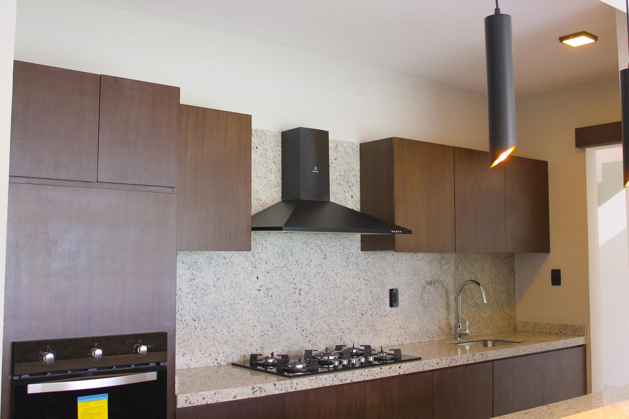 RESIDENCIA EN VENTA NUEVA CON 3 RECAMARAS Y BAÑO EN CADA HABITACION EN  LOMAS DEL DORADO
