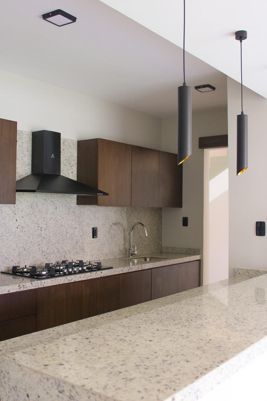 RESIDENCIA EN VENTA NUEVA CON 3 RECAMARAS Y BAÑO EN CADA HABITACION EN  LOMAS DEL DORADO