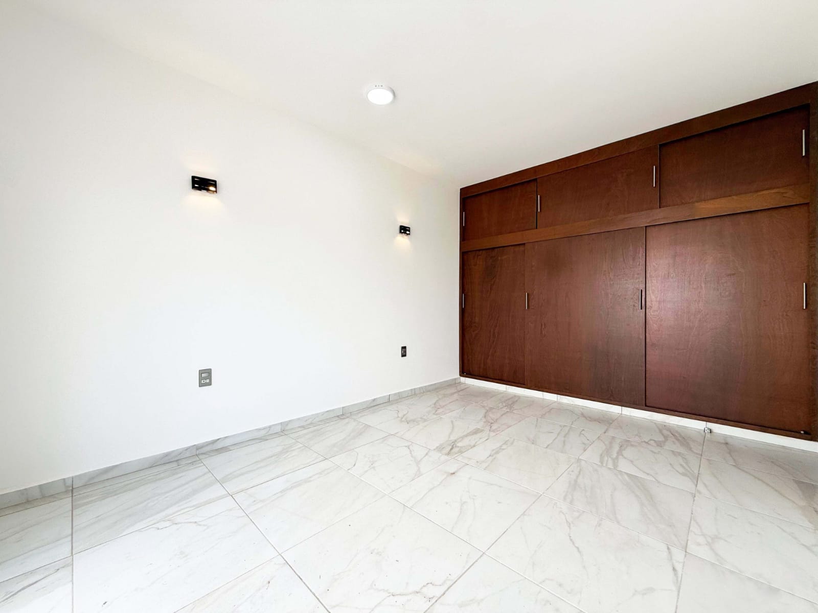 CASA EN VENTA EN FRACCIONAMIENTO PUNTO LOMAS RIVIERA VERACRUZANA | 3 RECAMARAS + ALBERCA + PADEL