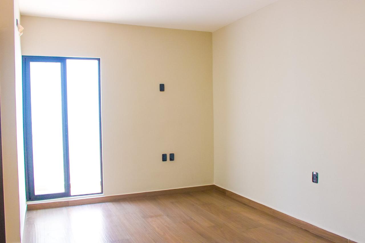 RESIDENCIA EN VENTA NUEVA CON 3 RECAMARAS Y BAÑO EN CADA HABITACION EN  LOMAS DEL DORADO