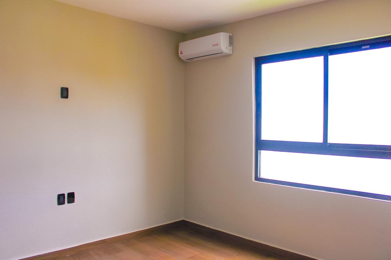 RESIDENCIA EN VENTA NUEVA CON 3 RECAMARAS Y BAÑO EN CADA HABITACION EN  LOMAS DEL DORADO