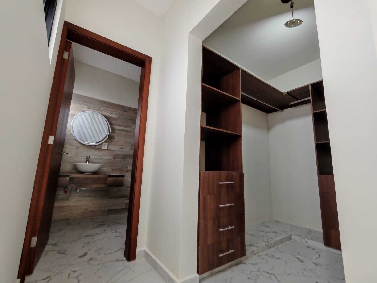 CASA EN VENTA FRACCIONAMIENTO LOMAS DE LA RIOJA RIVIERA VERACRUZANA