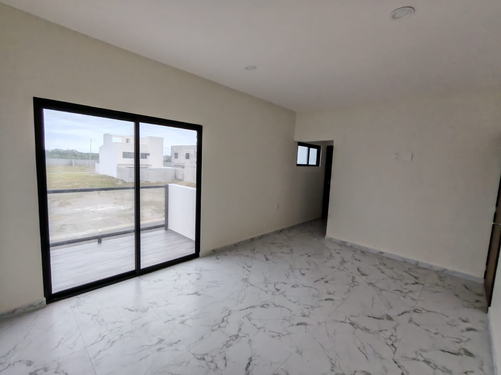 CASA EN VENTA FRACCIONAMIENTO LOMAS DE LA RIOJA RIVIERA VERACRUZANA