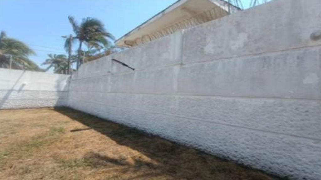 TERRENO COSTA DE ORO CALLE DELFINES