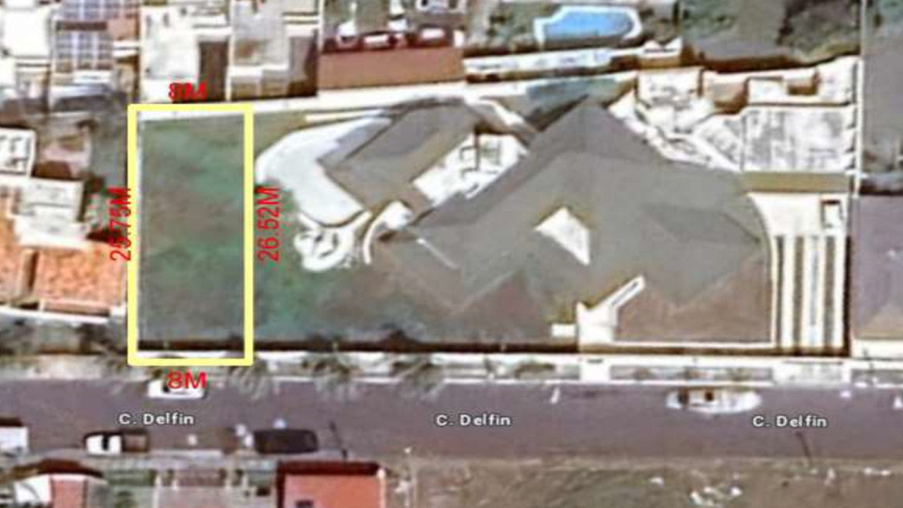 TERRENO COSTA DE ORO CALLE DELFINES