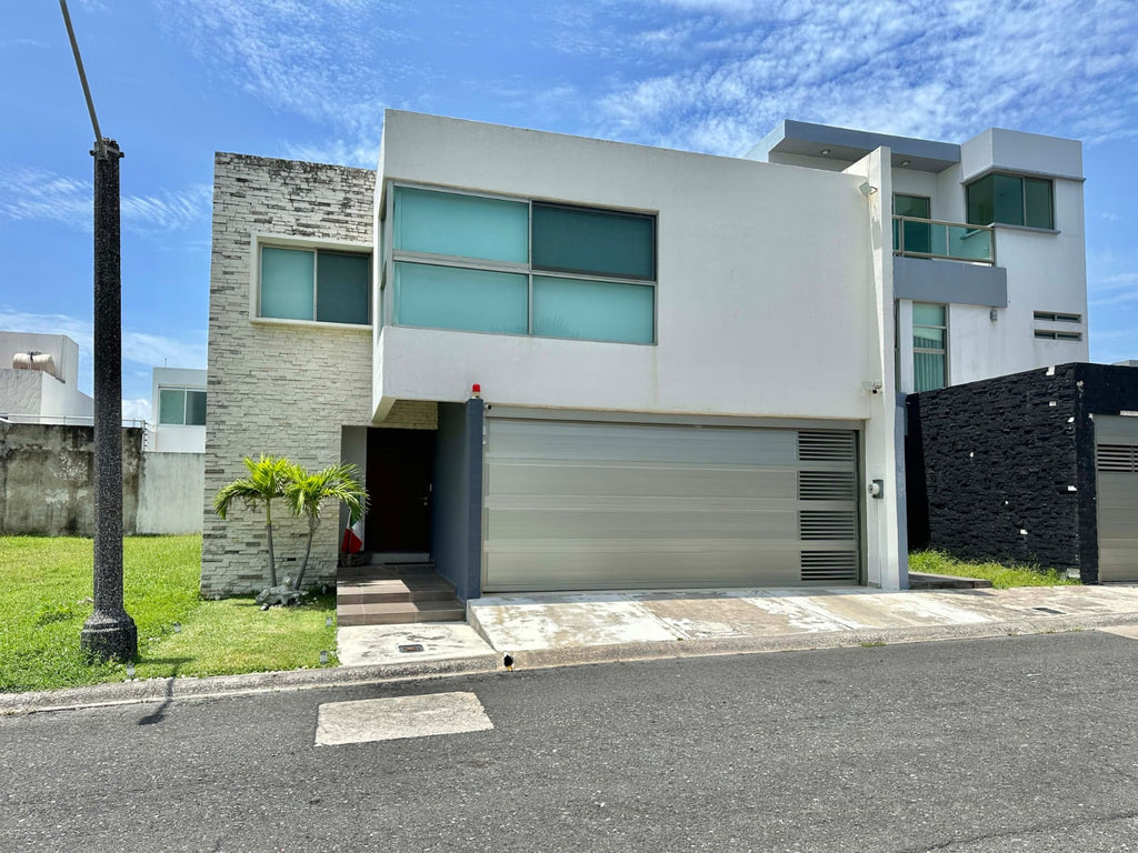 CASA EN VENTA LOMAS DEL SOL RIVIERA VERACRUZANA
